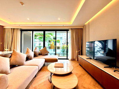 Apartment building for rent Srinakharinwirot University Prasanmit Campus : Gorgeous 3 Bedroom Luxury Apartment in Phrom Phong Area - BR21212AP