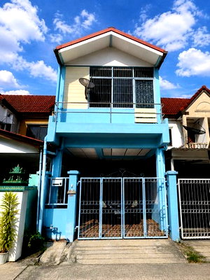 Townhouses for sale วิทยาลัยเทคนิคปทุมธานี : FOR SALE  TOWNHOUSE PROPERTY  1350000 BAHT.