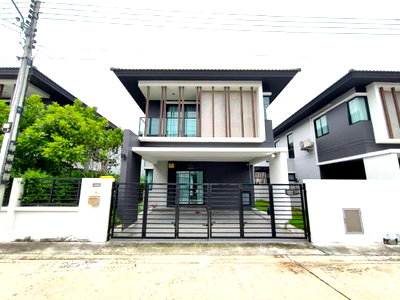 บ้านแฝด ม.เวสเทิร์น  : บ้านแฝดสภาพใหม่พร้อมอยู่ หมู่บ้าน เอ็นซี ออนกรีน ปาล์ม พาร์ค2 NC ON GREEN Palm Park 2 ลำลูกกาคลอง4 ซอยลำลูกกา71 ลาดสวาย ปทุมธานี