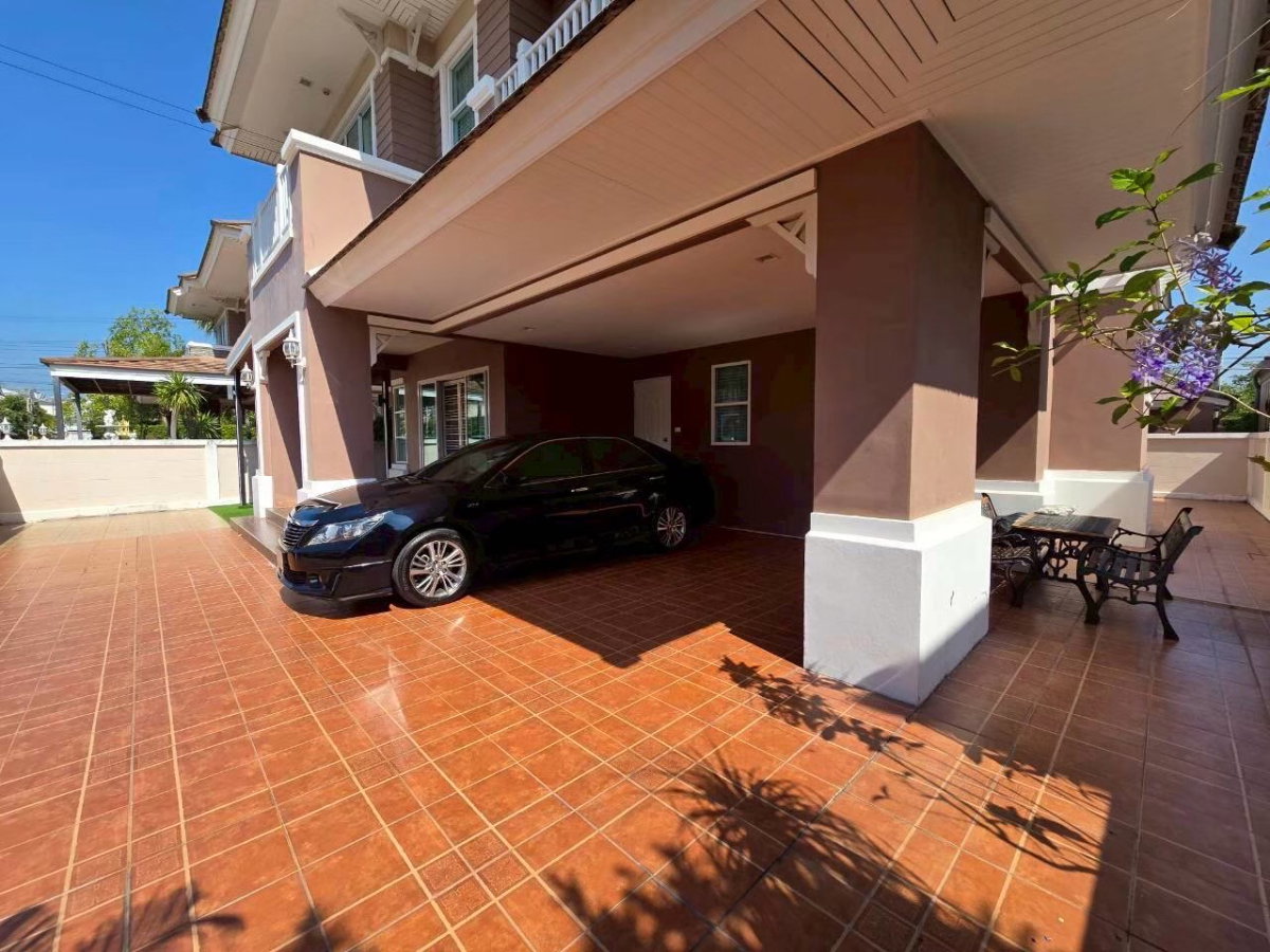 picture for rent with ample living space. Excellent location with convenient access to Bang Saen Beach. - 3/27