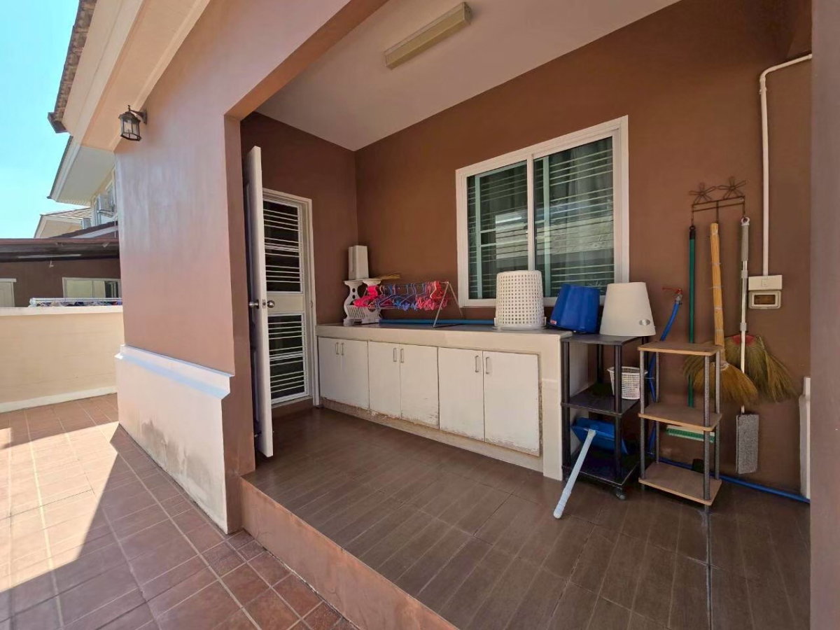 picture for rent with ample living space. Excellent location with convenient access to Bang Saen Beach. - 4/27