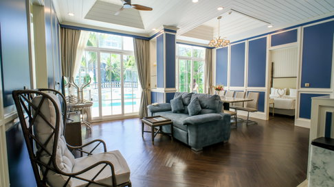 Grand Florida Beachfront Resort Pattaya Pool Access for Rent