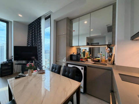 The crest park residence condo 2bedrooms for sale Tel 082-3899314 ( Boo )