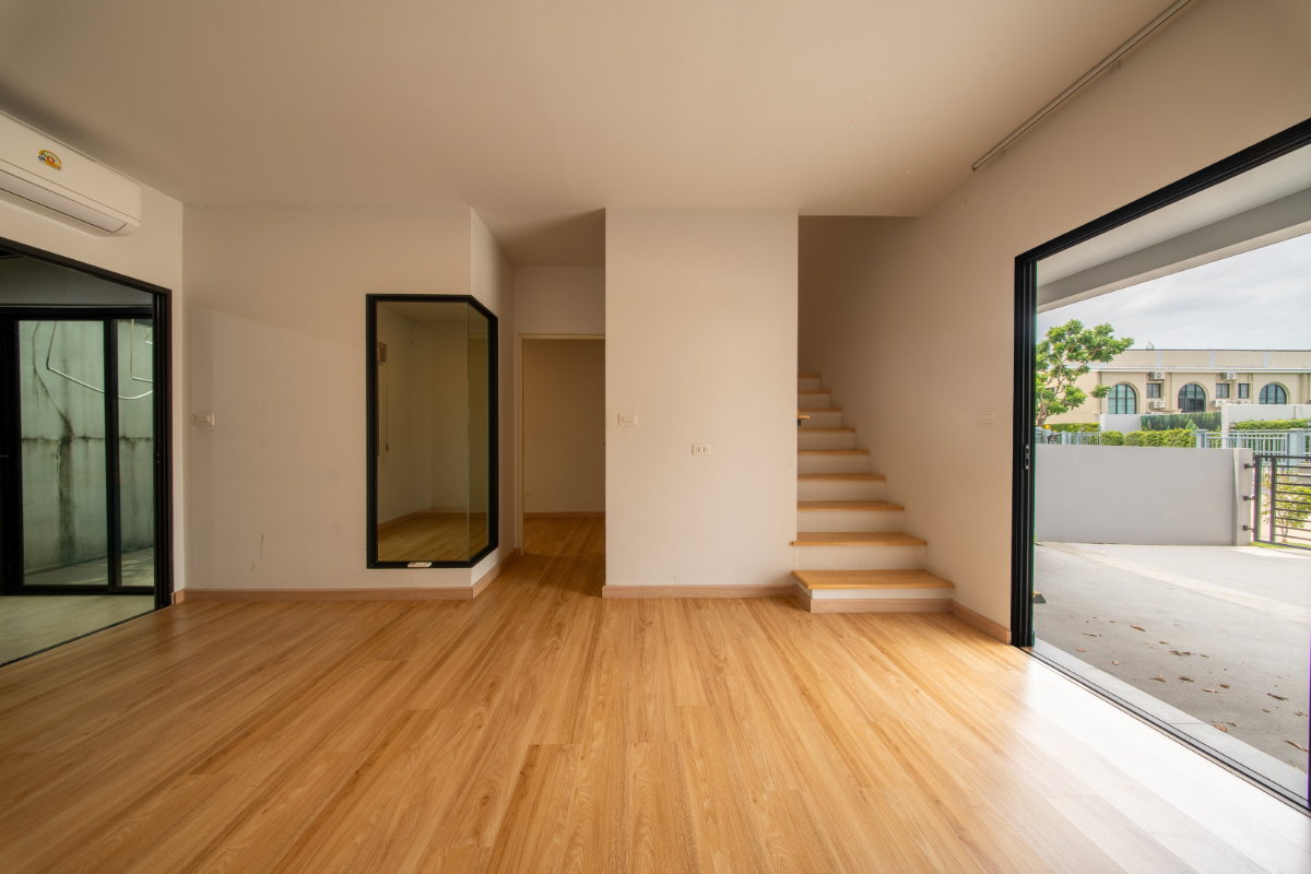 รูป สุดคุ้ม Siri Place Pattanakarn 4BR ทาวน์โฮม 118 ตร.ม. เพียง ฿32K/ตร.ม. - U6239104 - รูปที่ 4/24