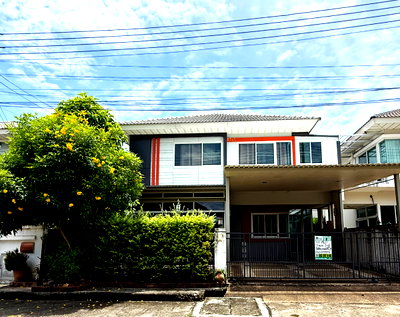 Houses for sale : Perfect Park detached house for sale in the heart of Pathum Thani. 