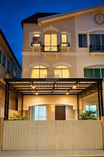 For Sale Townhouse/Townhome  , Baan Klang Muang The Royal Monaco Srinakarin-Pattanakarn , wide frontage , Suan Luang , Suan Luang , Bangkok , CX-164948 ✅ Live chat with us ADD LINE @connexproperty ✅