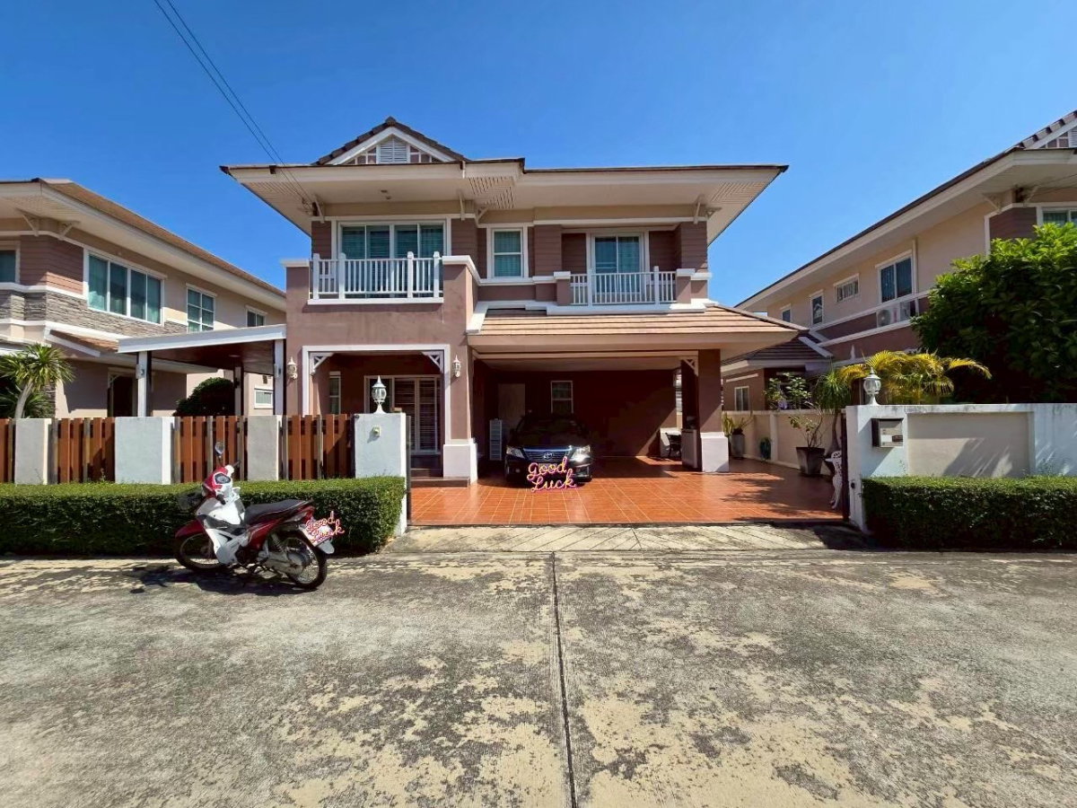 picture for rent with ample living space. Excellent location with convenient access to Bang Saen Beach. - 1/27
