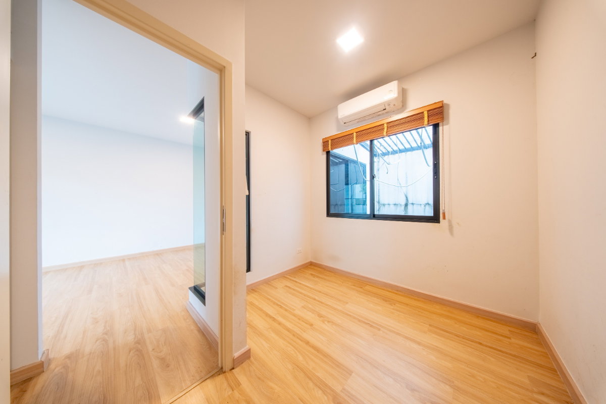 รูป สุดคุ้ม Siri Place Pattanakarn 4BR ทาวน์โฮม 118 ตร.ม. เพียง ฿32K/ตร.ม. - U6239104 - รูปที่ 8/24