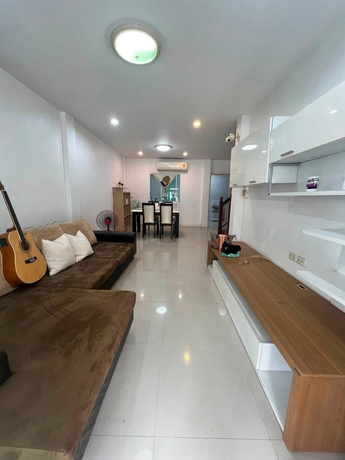 รูป 🏡 ให้เช่าทาวน์โฮม 3 ชั้น | หมู่บ้านไลโอ พหลโยธิน–วัชรพล (พหลโยธิน 54/1) 3 ห้องนอน 3 ห้องน้ำ ✨ เฟอร์นิเจอร์ครบ - รูปที่ 2/15