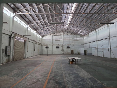 ให้ เช่า โรงงานพร้อมสำนักงาน 1,230 ตรม. ผังม่วงลาย แฟคทอรี่แลนด์ 1 พุทธมณฑลสาย 5 สภาพ 100% เทพื้นใหม่ รถ พ่วงเข้าได้