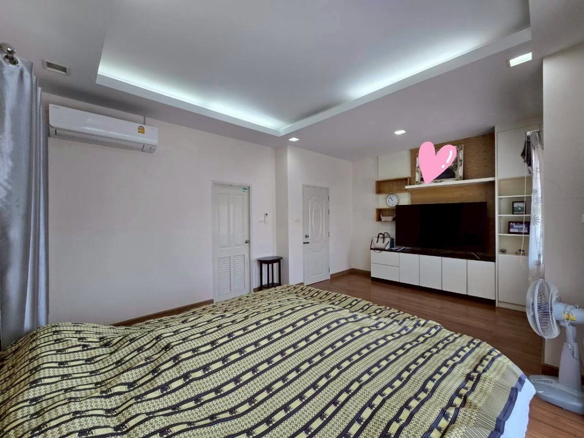 picture for rent with ample living space. Excellent location with convenient access to Bang Saen Beach. - 19/27