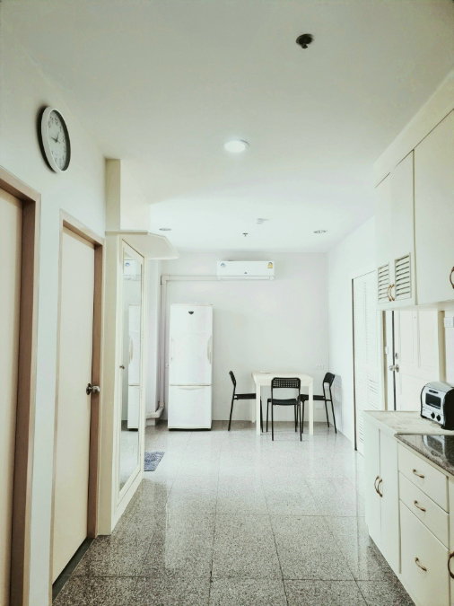 รูป 🌆 2BR ห้องโปร่งวิวเมือง 🤍 อยู่สบาย ฟีลอบอุ่น มินิมอล ✨ ใกล้ BTS Phaya Thai เดินทางง่าย เหมาะทั้งพักผ่อนและ WFH 💻 - รูปที่ 7/9