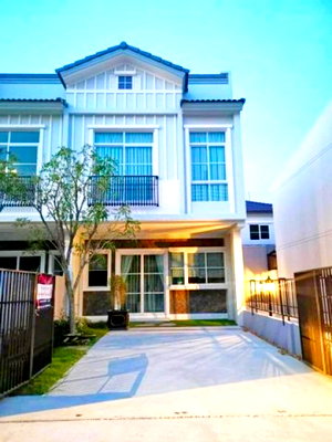 Townhouses for rent Bangkok : Townhome for rent, 2 floors, 2 bedrooms, 3 bathrooms, Mega Bangna, 950 m. 20 sq m, 90 sq m, fully furnished, ready to move in, Air 3 Indy.