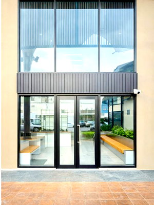 Shophouses for rent ม.เอแบค : Commercial space for rent Ramkhamhaeng area project Usable area 52 sq m., near Assumption University, ABAC Hua Mak, 600 m., location next to the main