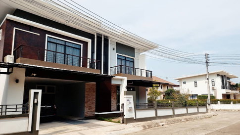 🏡✨ ให้เช่าบ้านเดี่ยว 2 ชั้น หลังใหญ่ บนที่ดิน 110 ตร.วา ใกล้โรงเรียนนานาชาติลานนา #หางดง เพียง 55,000 บาท/เดือน ✨🏡 #AHD-H0722