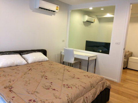 🏙️✨ FOR RENT: 15 Sukhumvit Residences — MODERN URBAN LIVING IN THE HEART OF ASOKE!  💰 Rental Price: 24,000 THB/month 
