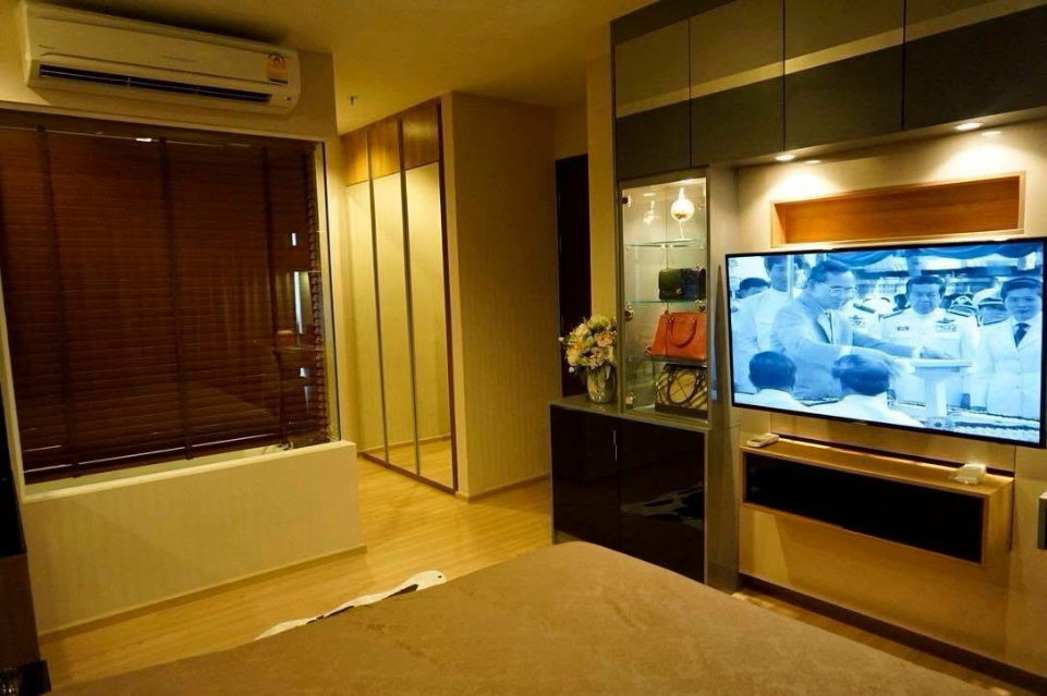 picture Rhythm                    Sathorn  - 7/14