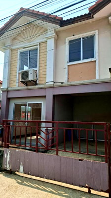 Townhouses for sale Bangkok University : Urgently for Sale! 2-Story Townhouse in Baan Pruksa44 – Corner Unit, Great Location Near Village Entrance! Price: 1,900,000 THB