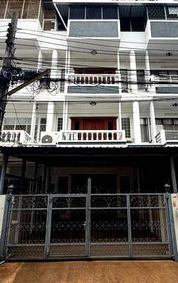 เช่าทาวน์โฮม สวนเฉลิมพระเกียรติ ร.9 : MTR95 ปล่อยเช่าทาวน์โฮม 3 ชั้น 4 นอน 3 น้ำ เฟอร์นิเจอร์ครบพร้อมอยู่ ทำเป็นโฮมออฟฟิศได้ เชื่อมต่อจรัญสนิทวงศ์-สิรินธรสะดวก