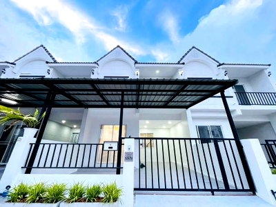 บ้านเดี่ยว ชลบุรี : 🔥ขาย ทาวน์โฮม 2 ชั้น Ratanakorn Village 25 (หมู่บ้านรัตนากร 25)   บ้านสวยพร้อมอยู่ เฟอร์นิเจอร์และเครื่องใช้ไฟฟ้าครบชุด✅  