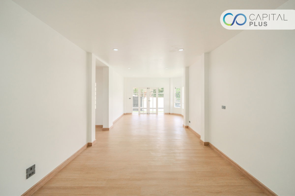 รูป 🏡 ขายด่วน! บ้านเดี่ยวหลังมุม 2 ชั้น รีโนเวทใหม่ พร้อมเข้าอยู่ โครงการพาร์คเวย์ ชาเล่ต์ รามคำแหง ใกล้รถไฟฟ้าสถานีมีนบุรี - รูปที่ 2/23