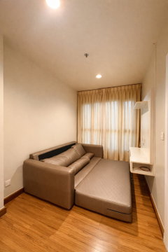 BTS Ari 1.4 km. Shuttle  service Condo The Crest Phahonyothin 11 ( Rental )  Price  20,000 Baht