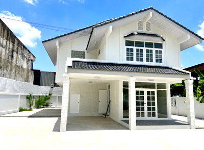 Houses for sale MRT Lat Phrao 83  :  FOR SALE: Massive 107 Sq.w. Detached House in Ladprao 87 - Ekkamai Ramintra