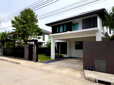 Houses for rent : 🏡✨ Detached House for Rent | Near Mega Bangna (KM.7) | Newly Renovated with Spacious Garden – Ready to Move In 🌿