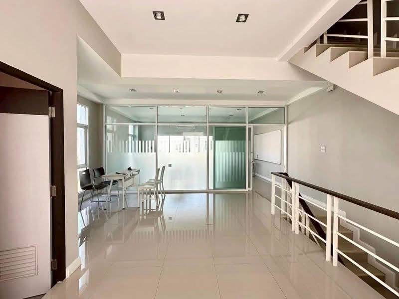 รูป ให้เช่า Office ในโครงการ K Park   ออฟฟิศ 3 ชั้น 2 ห้องนอน 4 ห้องน้ำ - รูปที่ 6/10