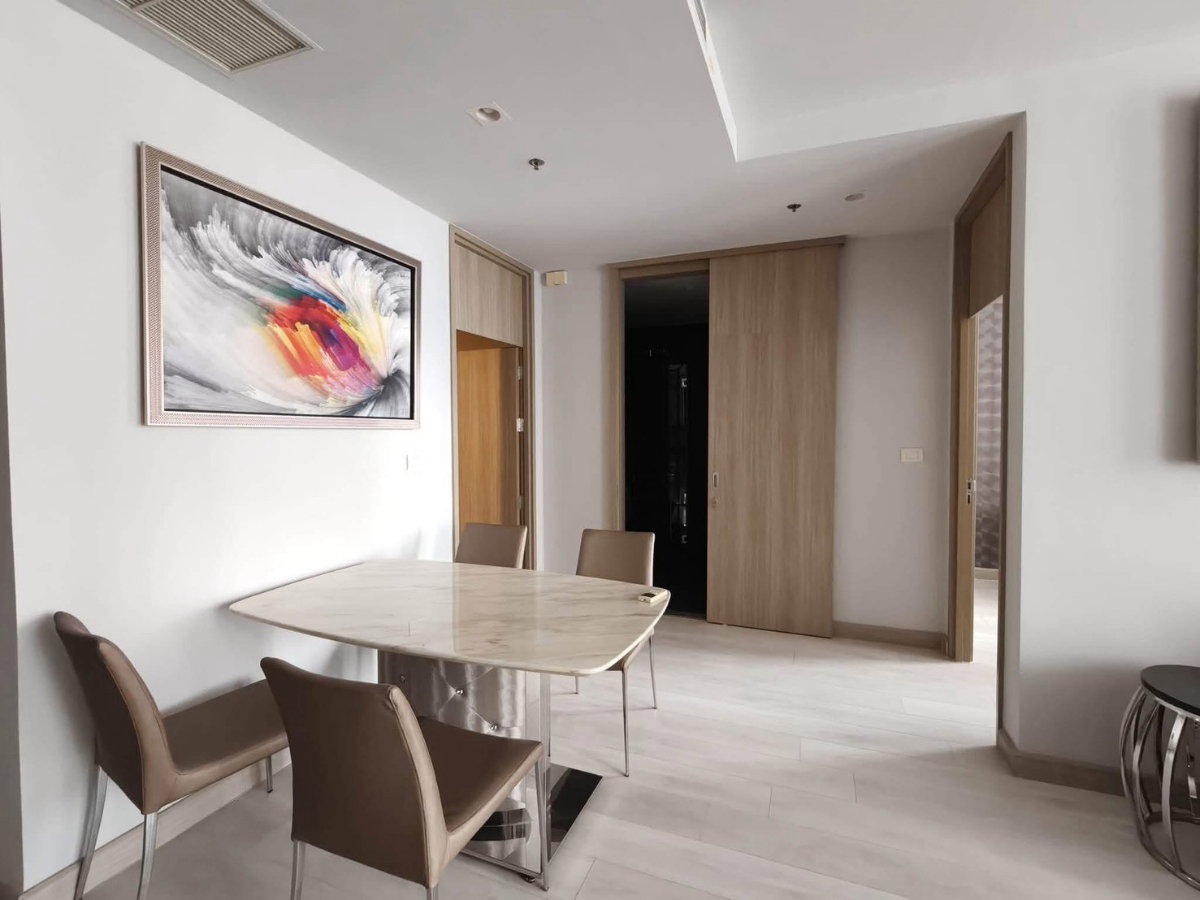 picture Noble                     Ploenchit  - 4/16