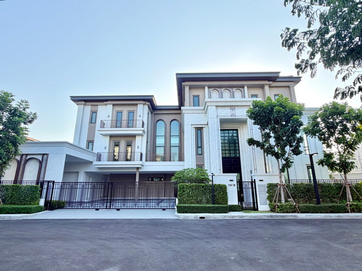 ขายบ้านเดี่ยว : SPACE IS THE NEW LUXURY. 1,070 SQ.M. OF PRIVATE LIVING IN BANGNA KM.