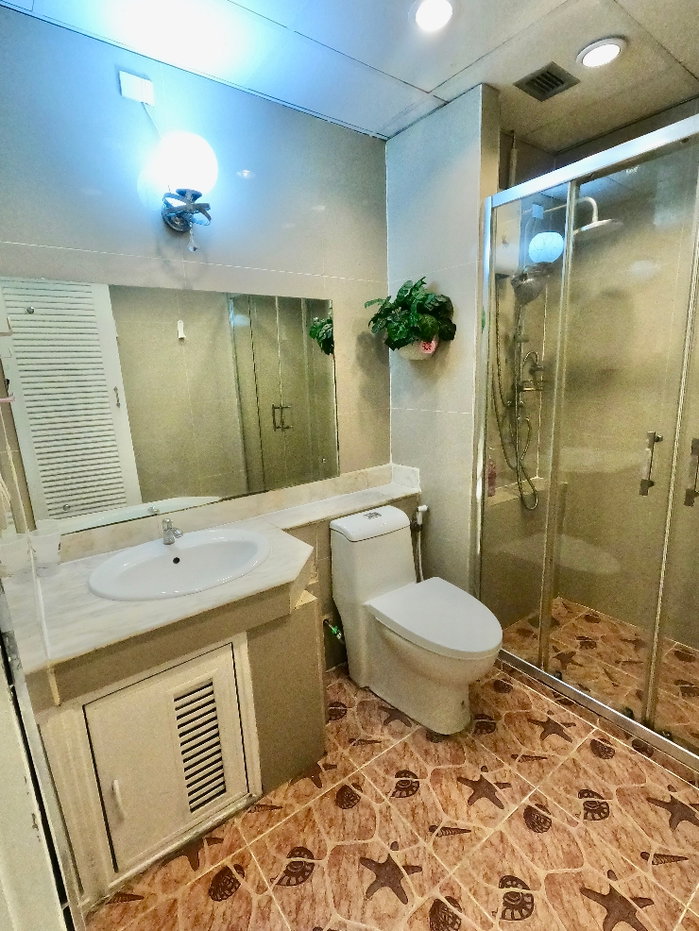 รูป คอนโดขาย ปรับปรุงใหม่แล้วฟื้นที่ใช้สอยขนาด 60 ตรม. 2 ห้องนอน 1 ห้องน้ำ 1 ห้องครัว 1 ห้องรับแขก 
มีระเบียงทุกห้อง (ไม่มีเฟอร์นิเจอร์)
 - รูปที่ 8/23
