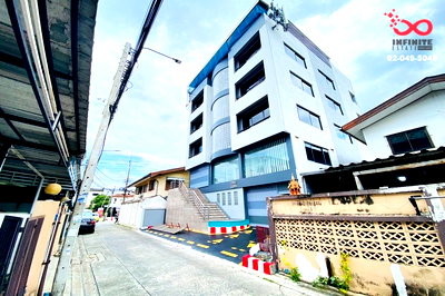 สำนักงาน วิทยาลัยศิลปหัตถกรรมกรุงเทพ : ขายตึกสำนักงาน 5 ชั้น 152 ตร.ว. ลาดพร้าว 101 ซอยบ่อปลา 1/4 มีที่จอดรถ ใกล้ MRT ลาดพร้าว 101 