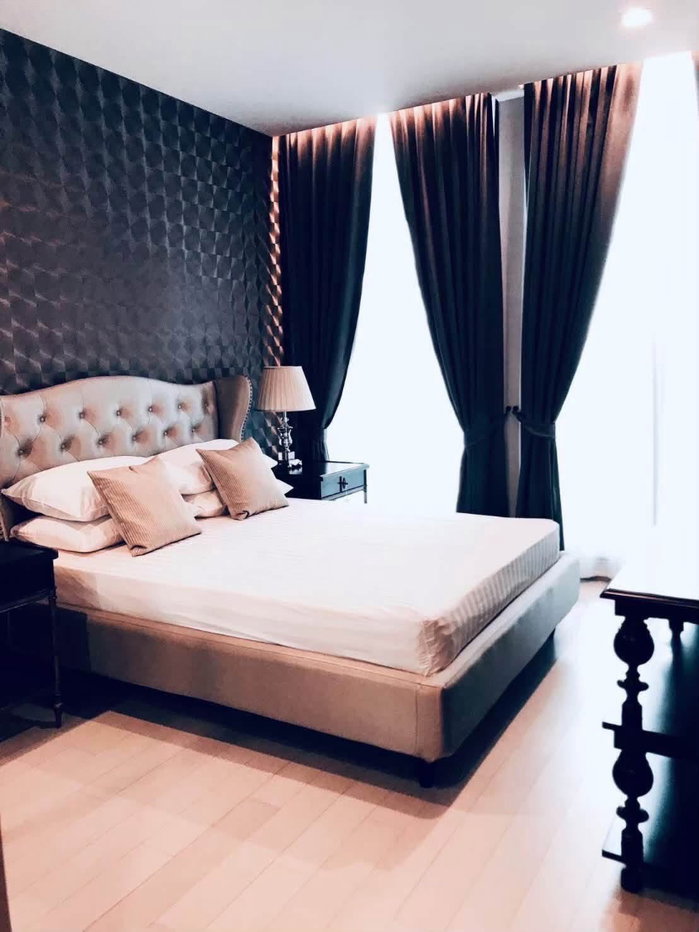 picture Noble                     Ploenchit  - 9/16