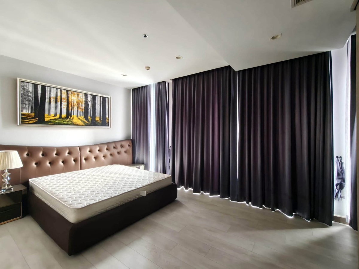 picture Noble                     Ploenchit  - 3/16