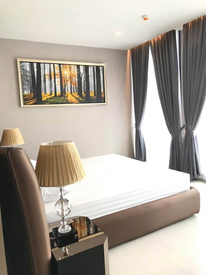 picture Noble                     Ploenchit  - 12/16