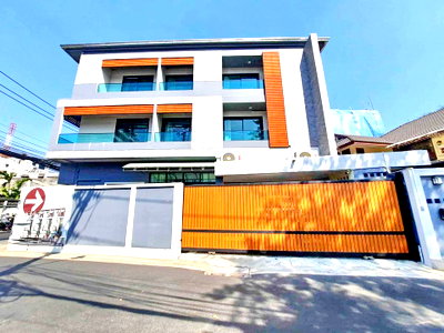 Home office for rent Thailand Cultural Centre  : HK0094, Home Office for rent 5 Br, Ratchada-Sutthisan.