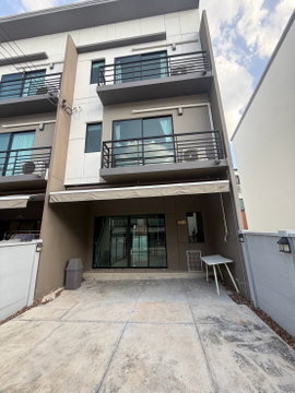 🏡 ให้เช่าทาวน์โฮม 3 ชั้น 📍 หมู่บ้านกลางเมือง รามอินทรา 3 ห้องนอน 3 ห้องน้ำ บ้านสวย พร้อมเข้าอยู่ ทำเลดี เดินทางสะดวก #รับสัตว์เลี้ยงขนาดเล็ก🐱🐶