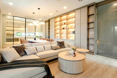 บ้านเดี่ยวให้เช่า : ให้เช่าบ้านเดี่ยวหรู VIVE Krungthep Kreetha (วีเว่ กรุงเทพกรีฑา) บ้านพร้อมลิฟต์ส่วนตัว ใกล้ Wellington College พร้อมเข้าอยู่ (H6934)