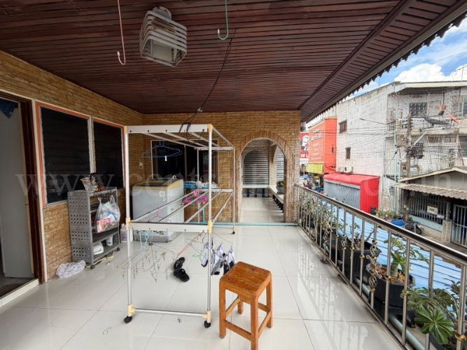 รูป บ้านพร้อม อพาร์ตเม้นท์ ใน นิคมอุตสาหกรรม นวนคร ซอยไทยธานี 12 - รูปที่ 23/37