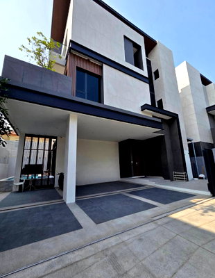 บ้านเดี่ยวให้เช่า : ให้เช่าบ้านเดี่ยวสไตล์ Private Pool Villa 3 ชั้น ระดับ Super Luxury 