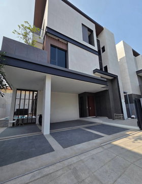 ให้เช่าบ้านเดี่ยวสไตล์ Private Pool Villa 3 ชั้น ระดับ Super Luxury