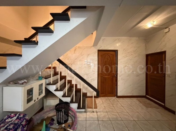 รูป บ้านพร้อม อพาร์ตเม้นท์ ใน นิคมอุตสาหกรรม นวนคร ซอยไทยธานี 12 - รูปที่ 13/37