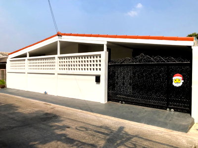 เช่าบ้านเดี่ยว บุญถาวร เกษตรนวมินทร์ : 🏡 ให้เช่า บ้านเดี่ยวรีโนเวทใหม่ ย่านโชคชัย 4 – ลาดพร้าว 3 ห้องนอน 2 ห้องน้ำ พร้อมเข้าอยู่ | จอดรถได้ 2–3 คัน พื้นที่ใช้สอยกว้าง