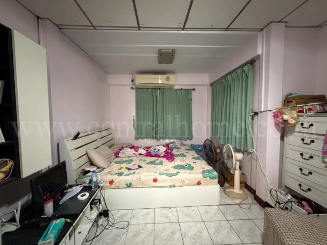 รูป บ้านพร้อม อพาร์ตเม้นท์ ใน นิคมอุตสาหกรรม นวนคร ซอยไทยธานี 12 - รูปที่ 28/37