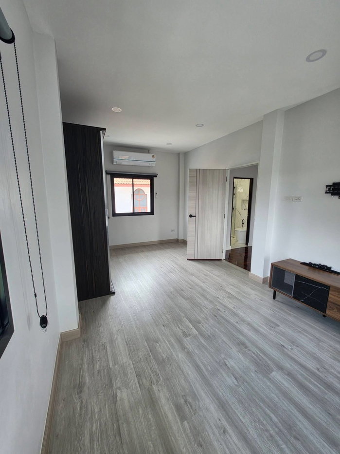 รูป 🏡 ให้เช่า บ้านเดี่ยว หมู่บ้านซื่อตรง รังสิต คลอง 3 3 ห้องนอน 2 ห้องน้ำ บ้านกว้าง บรรยากาศเงียบสงบ เดินทางสะดวก บ้านสภาพดี  - รูปที่ 13/15