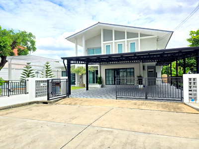 ขายบ้านเดี่ยว : Habitia Motif  ฮาบิเทีย โมทิฟ บ้านเดี่ยวหลังใหญ่ กว้างมาก แต่งใหม่ มีบ่อปลาคราฟท์ เฟอร์นิเจอร์สวยพร้อมอยู่