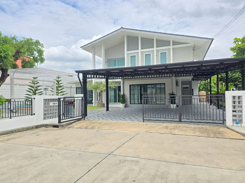 Habitia Motif  ฮาบิเทีย โมทิฟ บ้านเดี่ยวหลังใหญ่ กว้างมาก แต่งใหม่ มีบ่อปลาคราฟท์ เฟอร์นิเจอร์สวยพร้อมอยู่