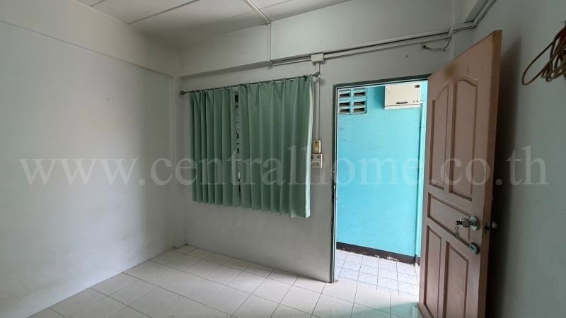 รูป บ้านพร้อม อพาร์ตเม้นท์ ใน นิคมอุตสาหกรรม นวนคร ซอยไทยธานี 12 - รูปที่ 33/37