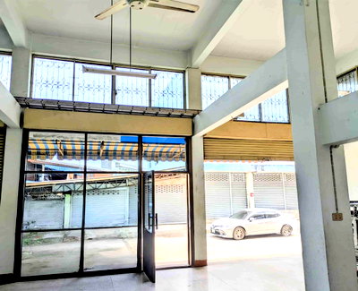 Factory for rent Rama 2 Road : Warehouse for rent, factory for rent Rama 2 Soi 33. Industrial buildings for rent 450 meters from main road, near Rama 2 expressway.